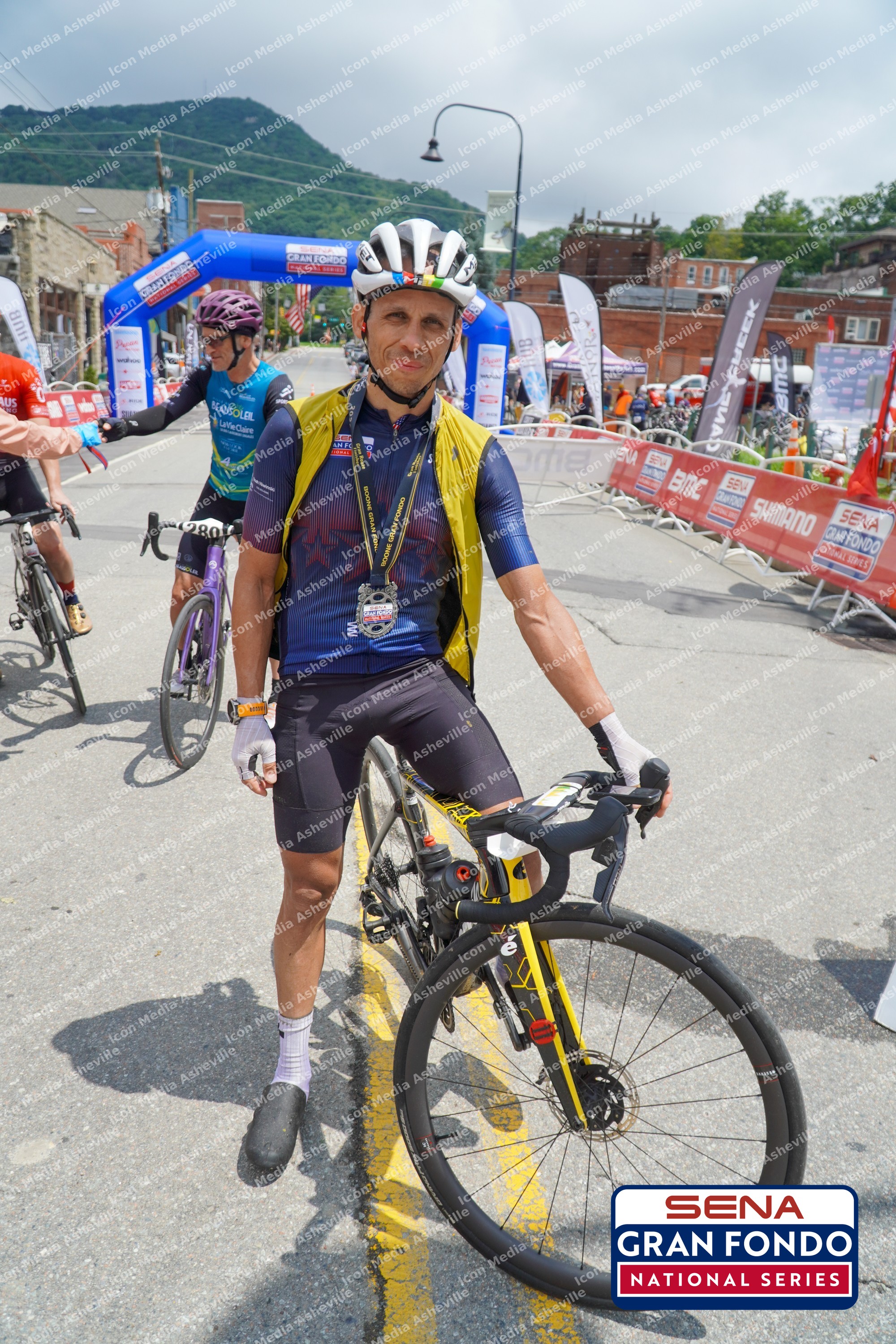 A6404949